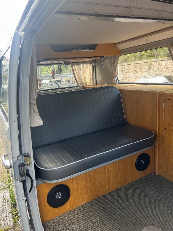 Dove Grey T2 Kamper 1976